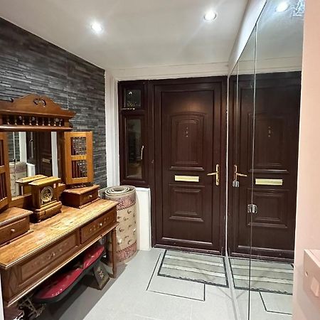 London Charm - Stylish Room In Spacious Home Dış mekan fotoğraf