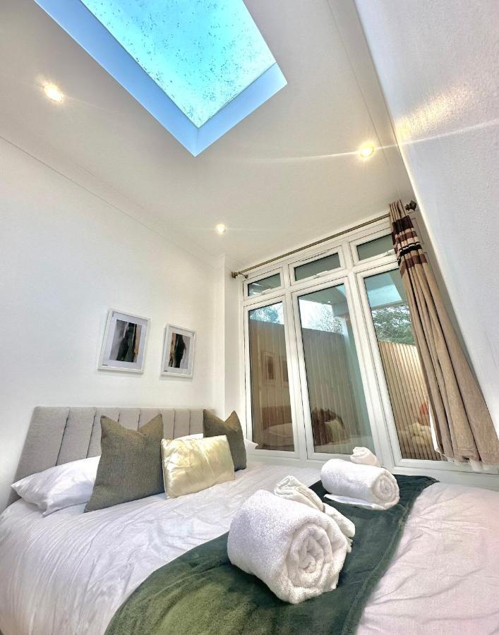 London Charm - Stylish Room In Spacious Home Dış mekan fotoğraf