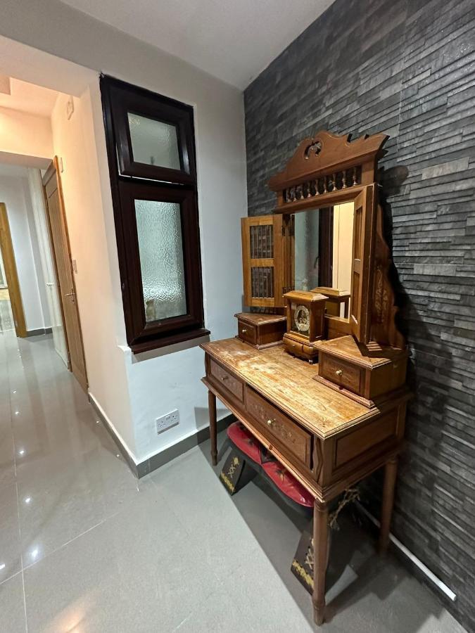 London Charm - Stylish Room In Spacious Home Dış mekan fotoğraf